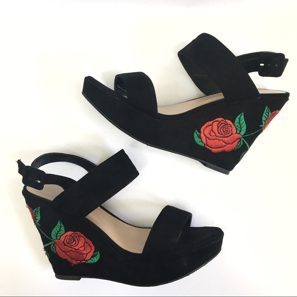 Rose embroidered black wedges strap 5” heels 10